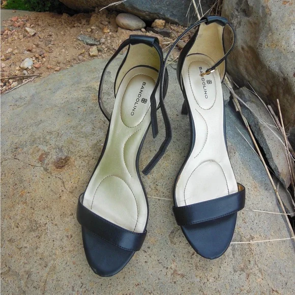 Bandolino Black Heels with Modern Elegance - Picture 2 of 3